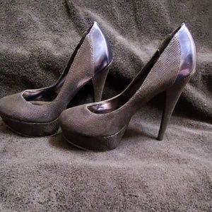 Shi by Journey Blue / Purple Tint Heels Size 8